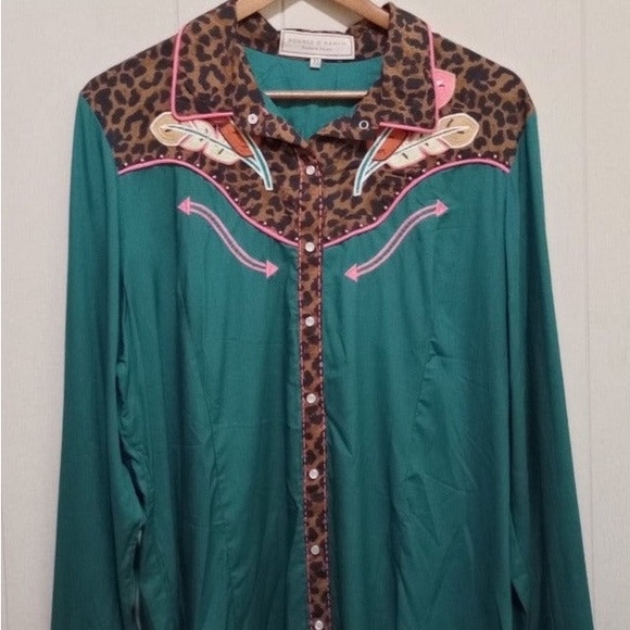 Double D Ranch Cheetah Feather Snap up. Never worn